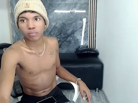 Show modela Chris_Hott na web-kameri