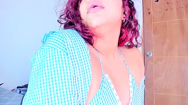 Emily_Coper18 élő XXX-chatje