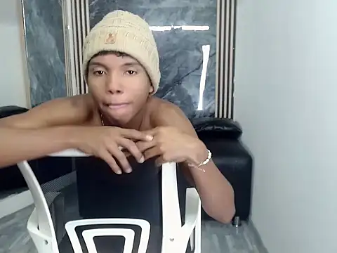 Chris_Hott Live XXX-chat