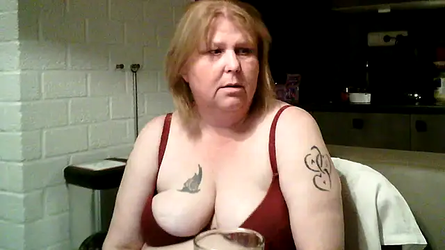 Sylviastar46 Live XXX-Chat