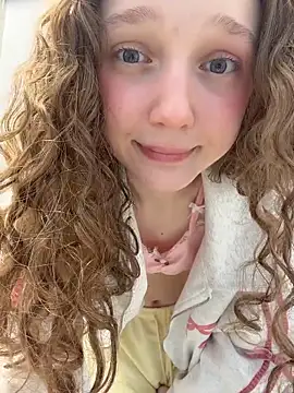 outside_rosy Adlı Modelin Canlı XXX Sohbeti