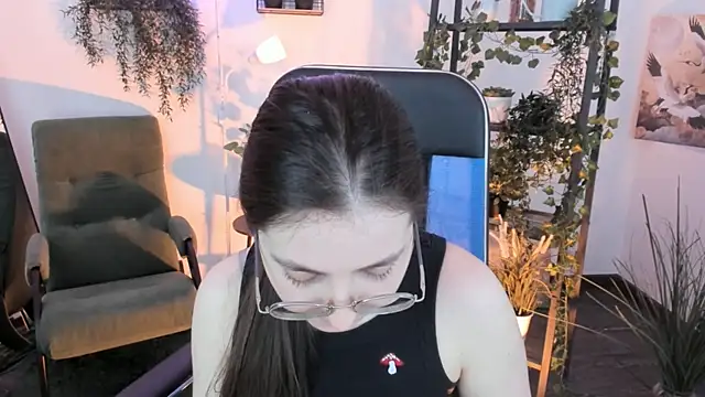 VirtuallVoyant Chat XXX live