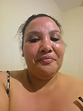 Pokazy przed kamerką – Curvy-Nthabi_X
