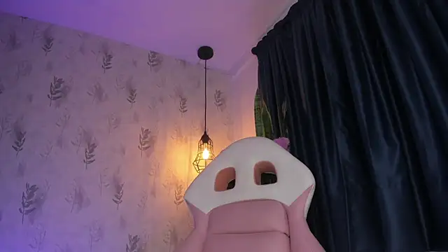 perla7777's Live XXX Chat
