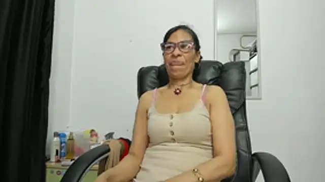 Aries_Mature Webcam-Show