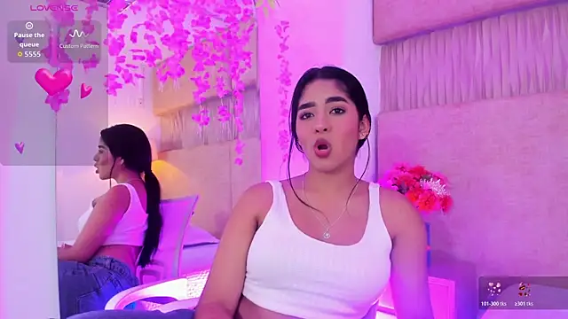 Chat +18 de _kyraa_ ao vivo