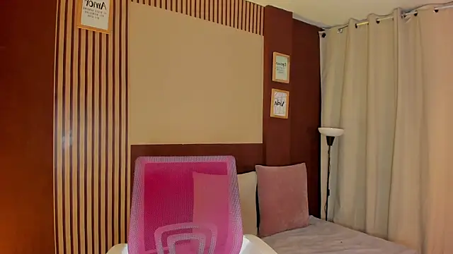 wini_fer élő XXX-chatje