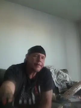 yourMasterisBoredのライブXXXチャット
