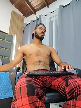 แชท XXX สดของ Oliver_bigblack_cock
