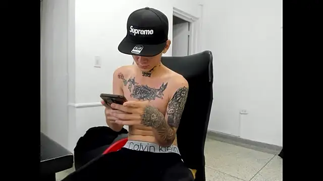 Chat XXX Live StraightBoy_Nick