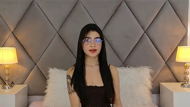 OliviaDiaz 即時 XXX 聊天
