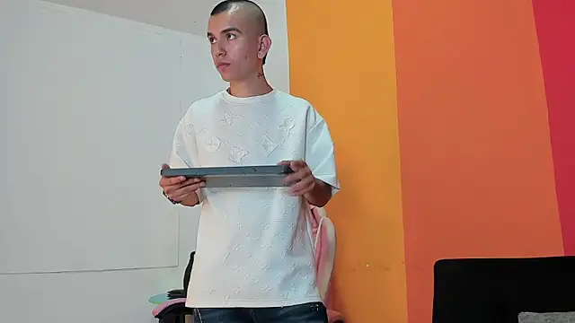 Rowan_Cley: απευθείας συνομιλία ΧΧΧ