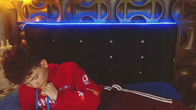 cruz_dante élő XXX-chatje