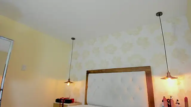 IRISCLARK1's Live XXX Chat