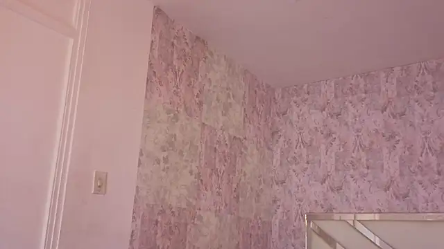 april_summer_ Show Webcam
