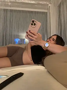 XXX chat uživo modela TheCinderella