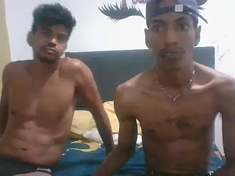 Show de AlbertBigCock na webcam