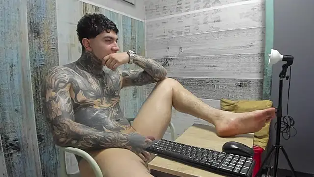 Gury_tattoo Adlı Modelin Web Kamerası Şovu