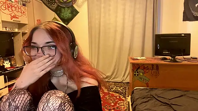 RedHeadCat Show in webcam