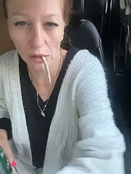 TheSweetestSlut 现场XXX聊天
