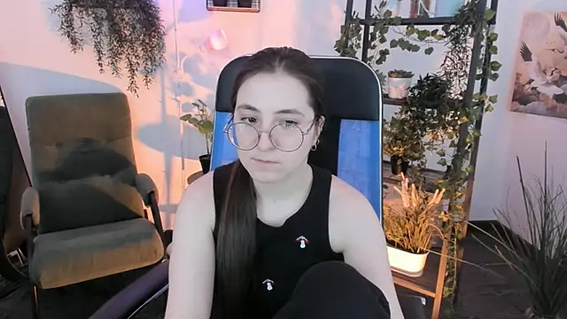 VirtuallVoyant's Live XXX Chat