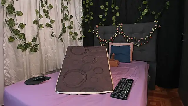 دردشة Delilah_85 الجنسية المباشرة