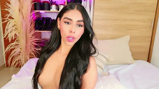 Rossie_Blooms' Live XXX Chat