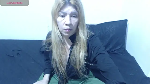 Dulce-Bella Live XXX-Chat
