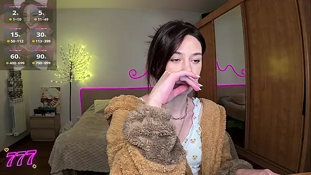 CamomileLil live XXX chat
