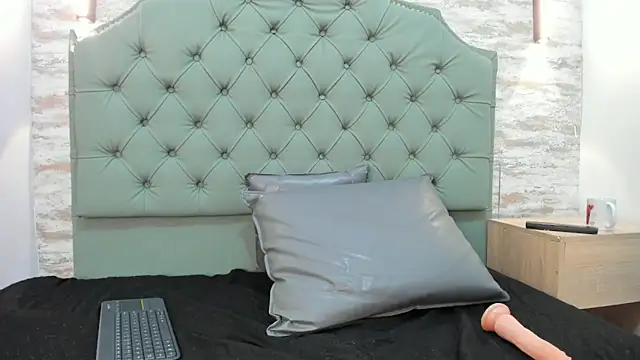 KataleyaVelvet Webcamshow