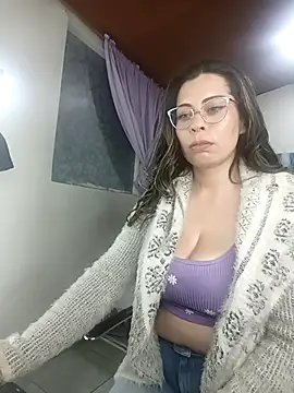 _lara1 élő XXX-chatje