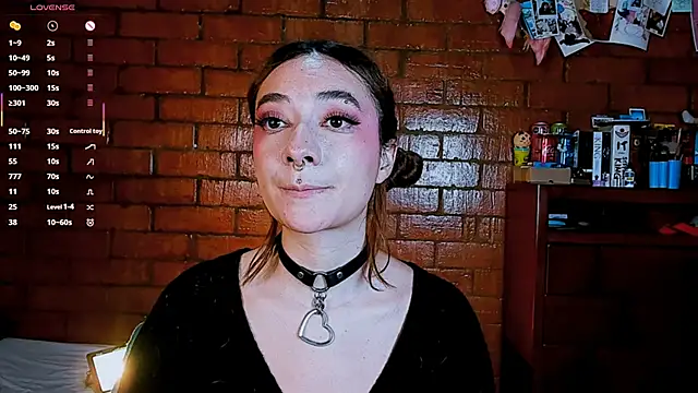 Chat +18 de Annycolin_ ao vivo