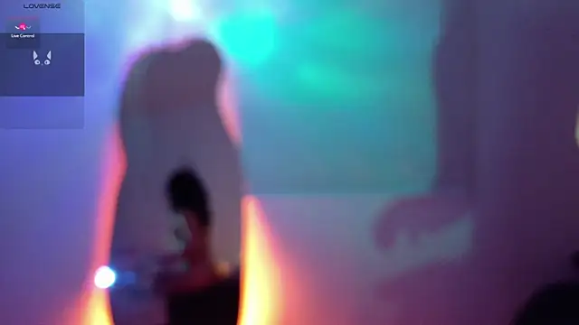 Lia_Tinez 现场XXX聊天