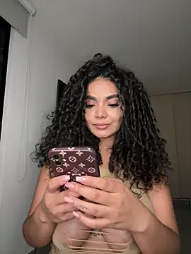 Curlyierr's Webcam Show