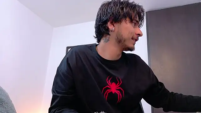 Elian_savoy Show in webcam