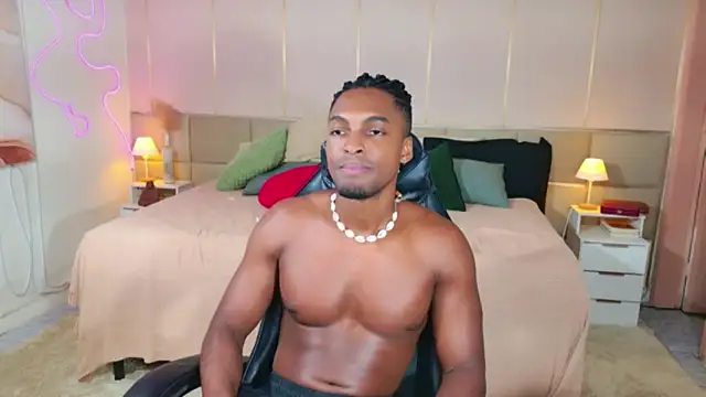 SoHighAngel Show in webcam