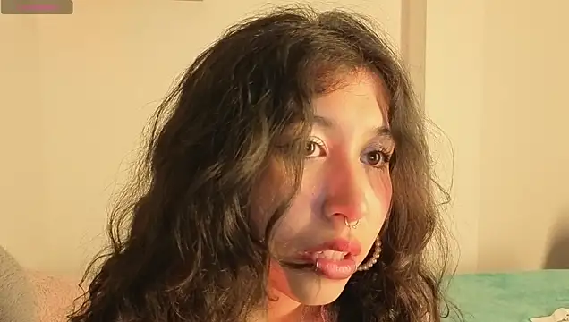 Miniadelf's Live XXX Chat