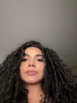 Curlyierr's Webcam Show