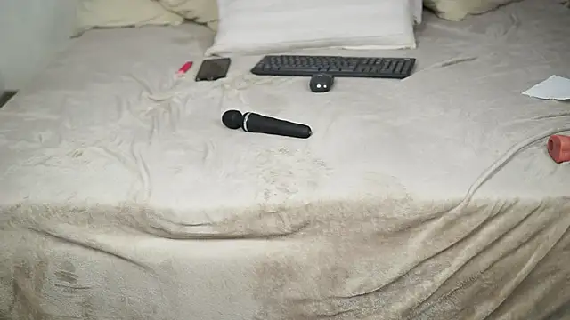 AprilHadid's Live XXX Chat
