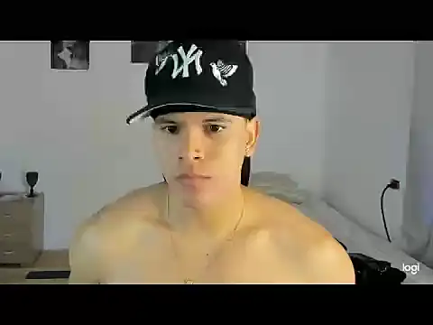 Show modela sant_wahlberg na web-kameri