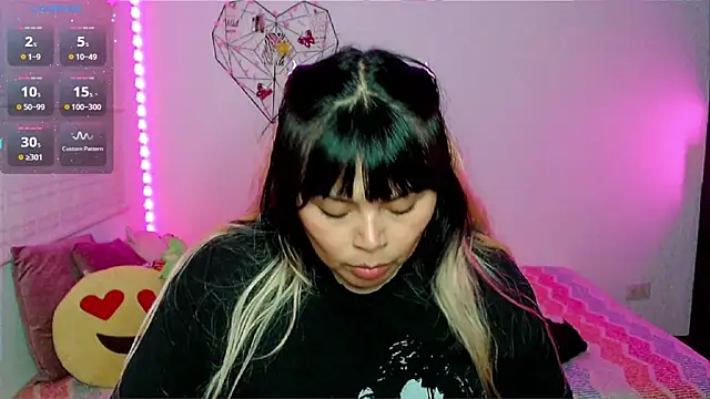EllieMoonX's Live XXX Chat