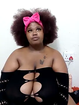 BustyBmw's Webcam Show