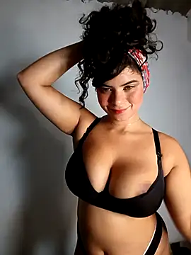 Chatroom XXX en direct de Simone_Miller