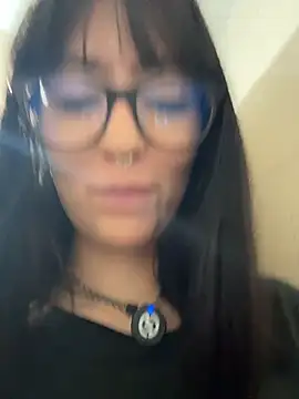 Chatroom XXX en direct de HinaSweet