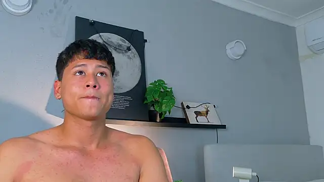 Chatroom XXX en direct de Raiden_boyy