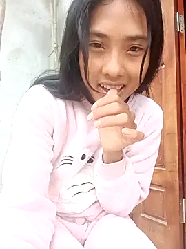 Hoa-tuylip's Live XXX Chat
