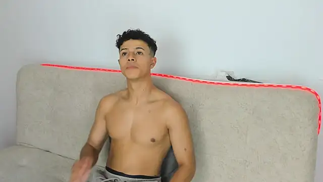 _Alex_Colton Show in webcam