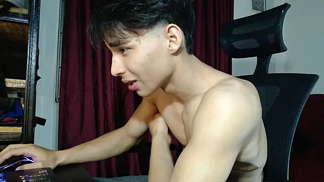 Marck-Pro লাইভ XXX চ্যাট