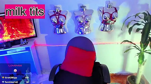 LucyStrike_'s Live XXX Chat