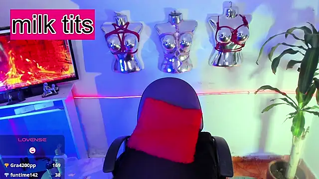 LucyStrike_: απευθείας συνομιλία ΧΧΧ